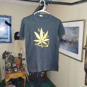 1970's Vintage Gold Marijuana Leaf T-shirt Size Small